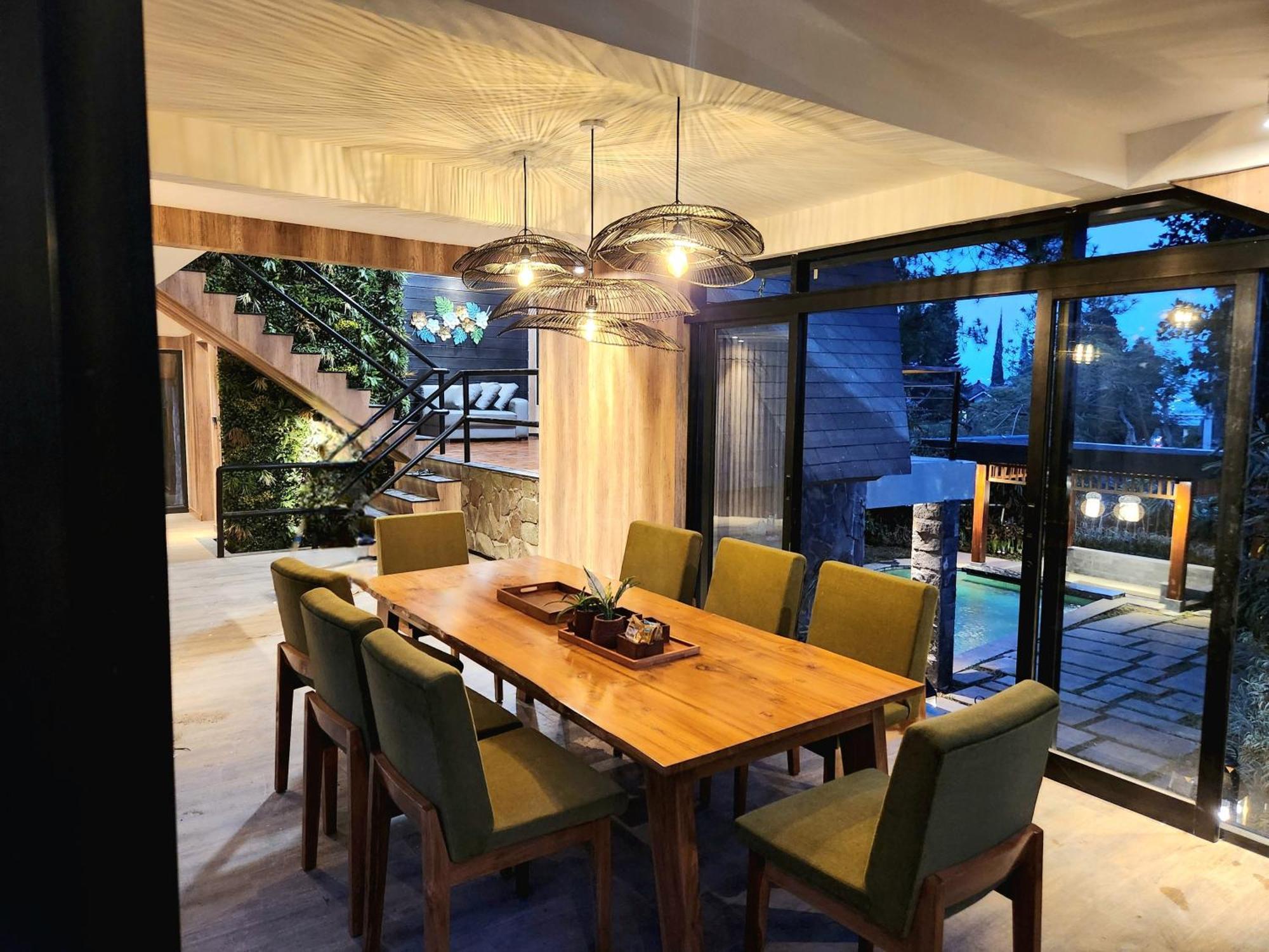 Villa 4-Br Klub Bunga No 4 Batu Malang Exterior photo